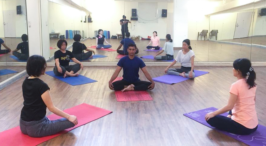 Best Postnatal Yoga Classes By Certified Yoga Experts in Gurgaon, Delhi, NCR